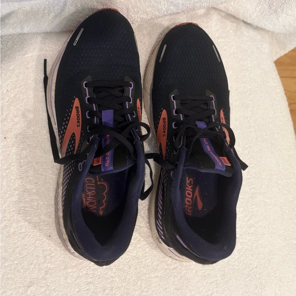 Brooks Black/Navy/Pink Athletic Shoes size 10
Adrenaline GTS women’s - Picture 5 of 7